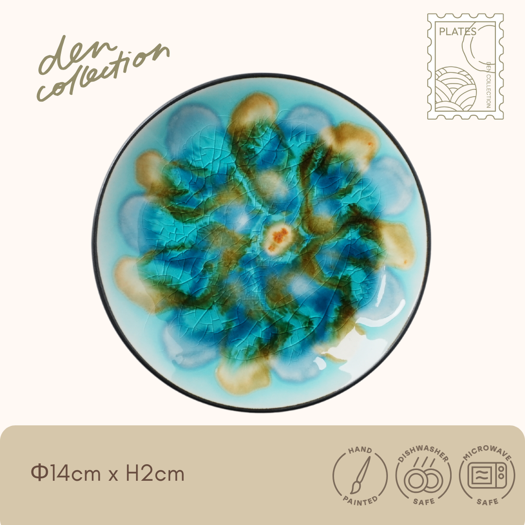 Marble Blossom Plate in turquoise – 14cm handmade Mino ware with yohen and crackle glaze. Ideal for modern and traditional cuisine.  
マーブルプレート(ターコイズ)。14cmの手作り美濃焼。窯変釉と貫入釉による独特な風合いで和洋どちらにも合います。