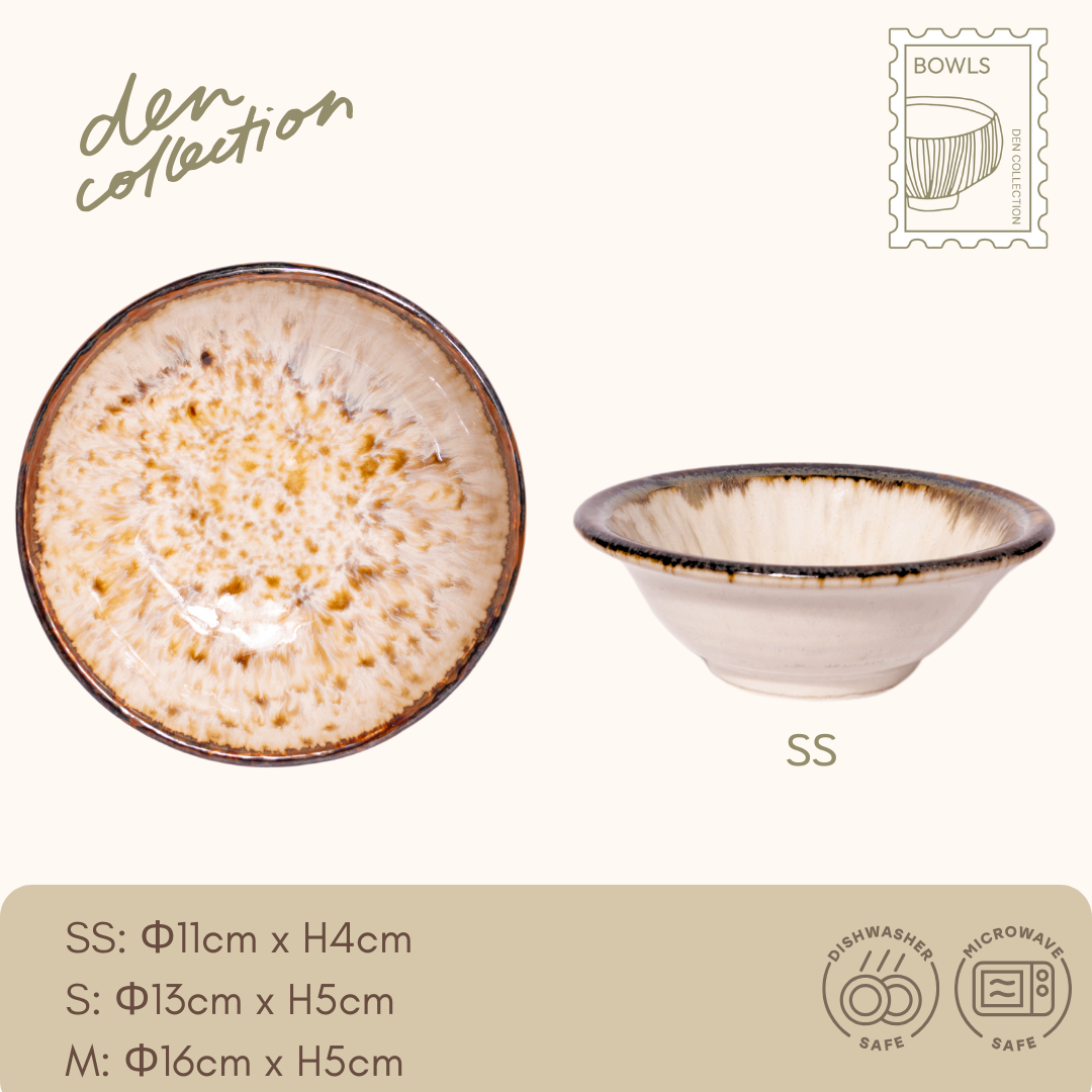 Aki Taki Bowl – Japanese ceramic bowl named for autumn waterfall motif, featuring flowing amber-ivory glaze evoking cascading leaves and soft seasonal light. Available in three sizes, each unique.  
秋ノ滝鉢。秋の滝をイメージした和陶ボウル。琥珀とアイボリーの流れる釉調が、落ち葉と柔らかな季節の光を思わせる三サイズ展開の一点物ボウルです。