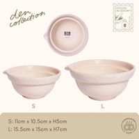 Banko Grinding Bowl White – Traditional Japanese grinding bowls in soft white glaze, shown in S (11cm) and L (15cm) sizes. Perfect for everyday grinding tasks. / 萬古焼 すり鉢 白 – 優しい白釉の日本製すり鉢。S（11cm）とL（15cm）の2サイズで、毎日の調理に活躍。