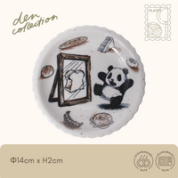 Panda Minmin Plate – Pensée, round ceramic plate with a panda surprised by its reflection as a slice of bread / パンダのミンミンプレート パンセ パンになった自分を鏡で見て驚くパンダが描かれた丸い陶器のプレート