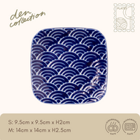 Wa‑Mon Square Plate – Seigaiha blue ocean wave pattern Japanese ceramic plate. Represents calm seas, lasting prosperity, and tranquility.  
藍和紋角皿（青海波柄）。日本製セラミック角皿に描かれた青海波文様。平穏と繁栄、穏やかな海の象徴です。